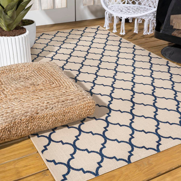 Loire Arabesque Ogee Trellis Indoor/Outdoor Area Rug